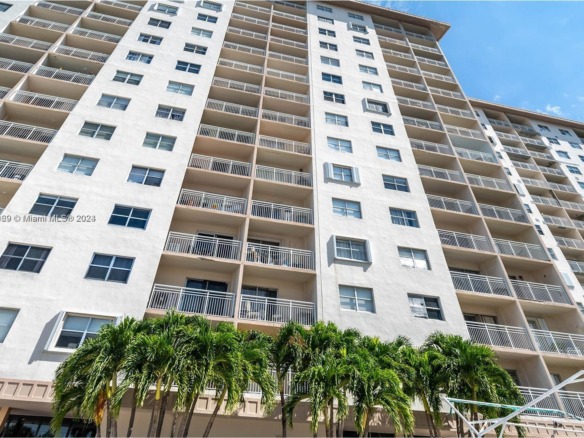 400 Kings Point Dr # 1031, Sunny Isles Beach FL 33160 — #A11678069