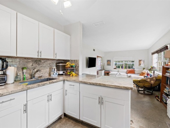 901 NE 16th Pl, Fort Lauderdale FL 33305 — #A11664225