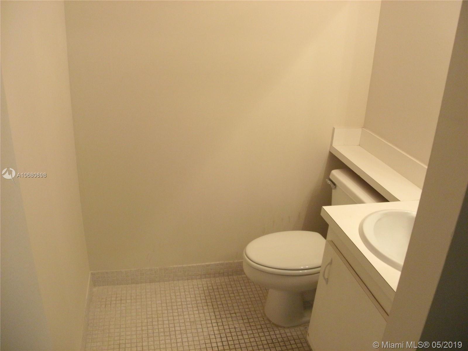 GE DIGITAL CAMERA 4174 Inverrary Dr # 911, Lauderhill FL 33319 — #A10680698