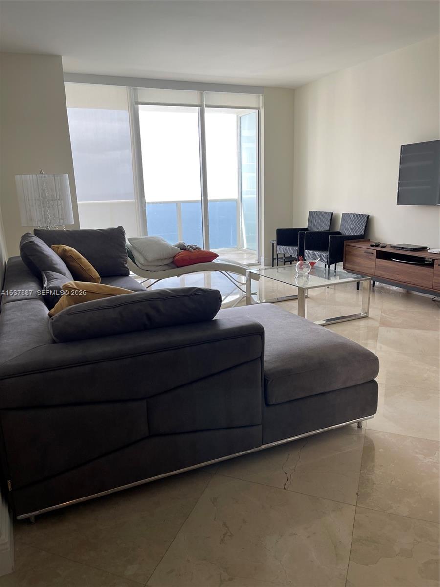 6dd28e9b-220 Listing #A1637887
