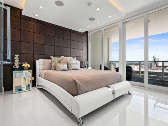 100 Lincoln Rd, Miami Beach FL 33139 — #A11071952