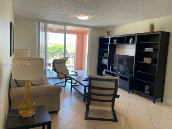 19601 E Country Club Dr # 7501, Aventura FL 33180 — #A11664865