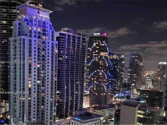1200 Brickell Bay Dr # 3924, Miami FL 33131 — #A11748559
