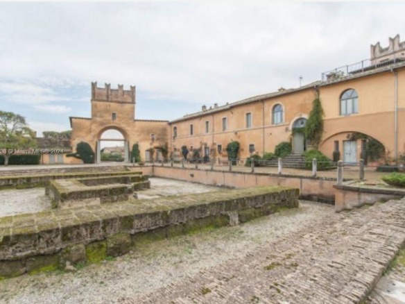 4 NW Via tiberina, 00100 — #A11637136