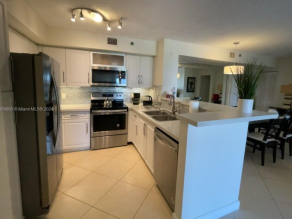 19601 E Country Club Dr # 7501, Aventura FL 33180 — #A11664865