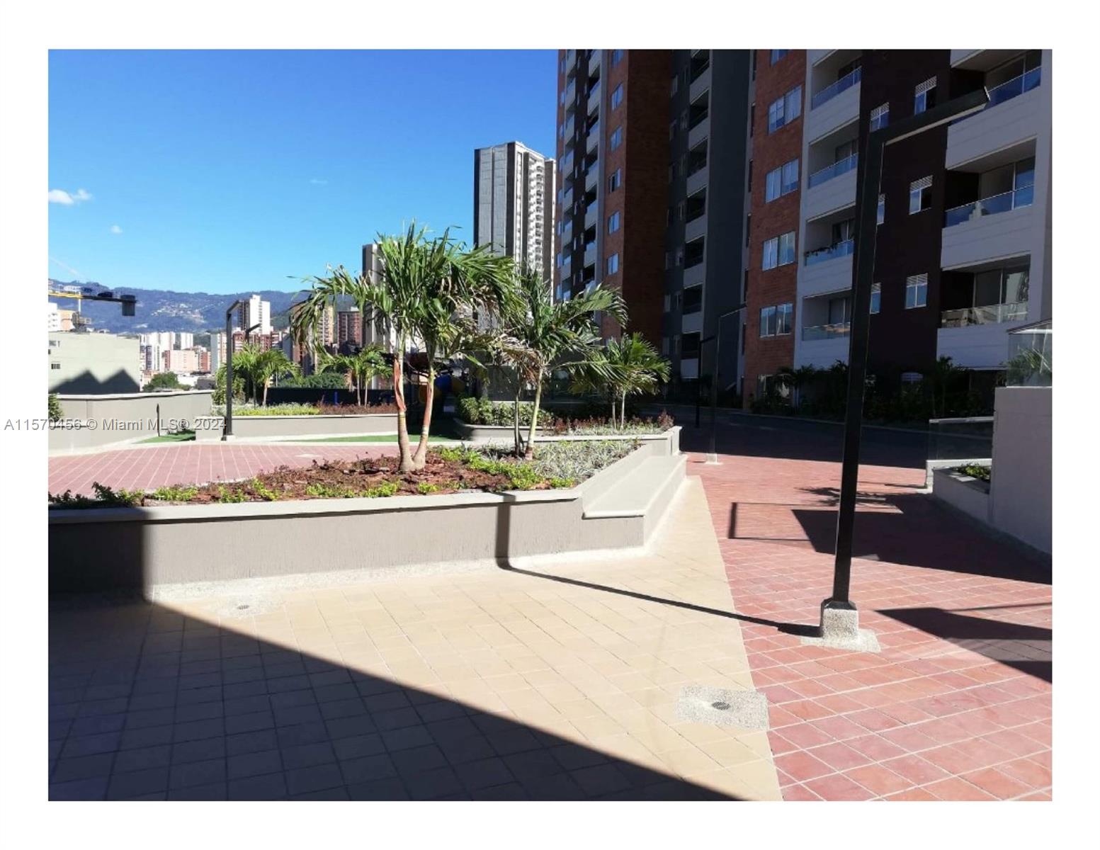 83dcefb7-79 CL. 78E Sur # 47 C 80 SABANETA # 3, AK 99999 — #A11570456