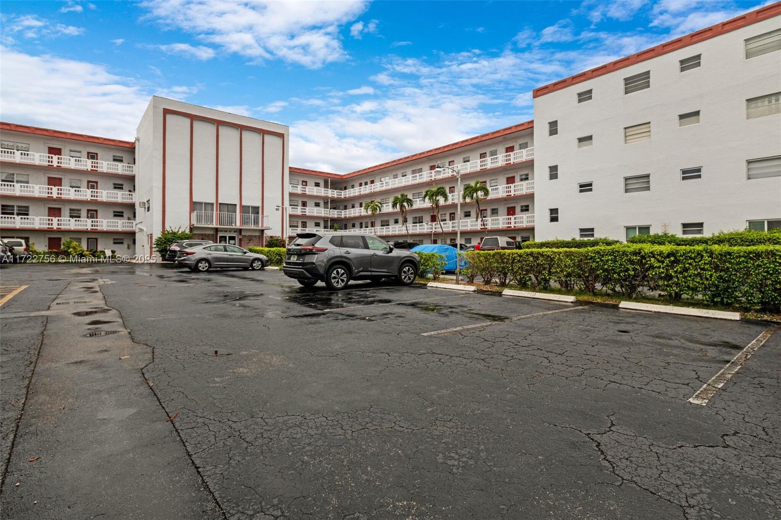 4000 NW 44th Ave # 205, Lauderdale Lakes FL 33319 — #A11722756