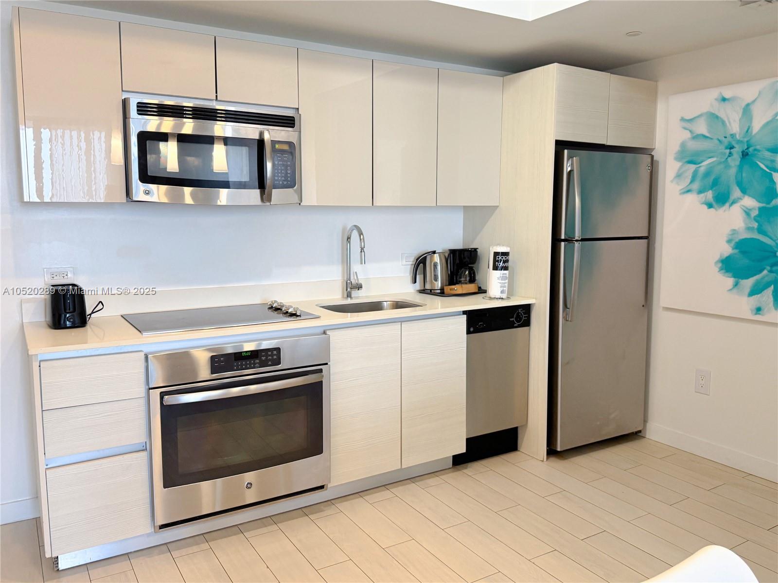 84b12bae-214 2602 E Hallandale Beach # 2008A, Hallandale Beach FL 33009 — #A10520289