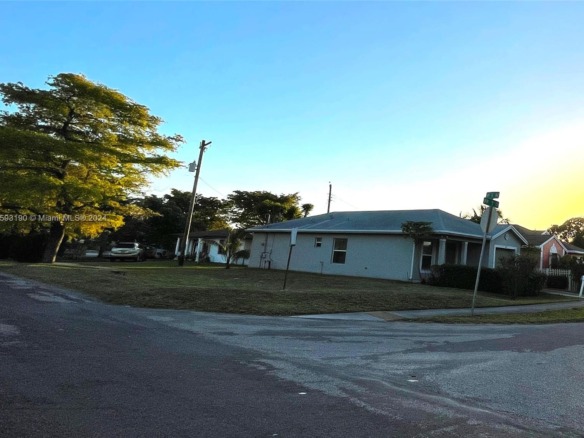 6 Nw Ave, Hallandale Beach FL 33009 — #A11593190