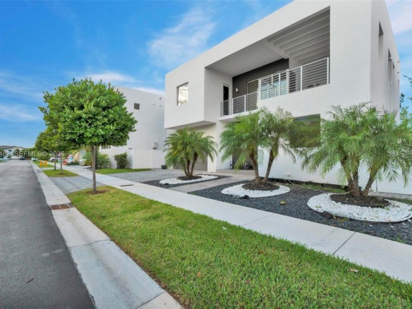 10055 NW 77th St, Doral FL 33178 — #A11941483